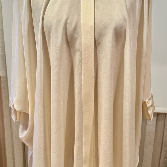 GUCCI Fabulous 100% Silk tunic/blouse ivory unique style. Size M/L, 40 - Picture 8 of 16